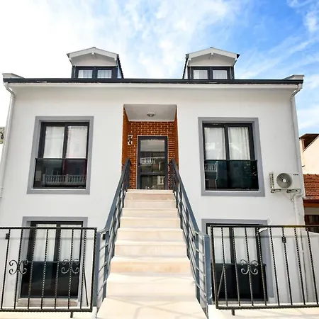 Apartmanhotel Duygu Spellbinding Sea Views 2*